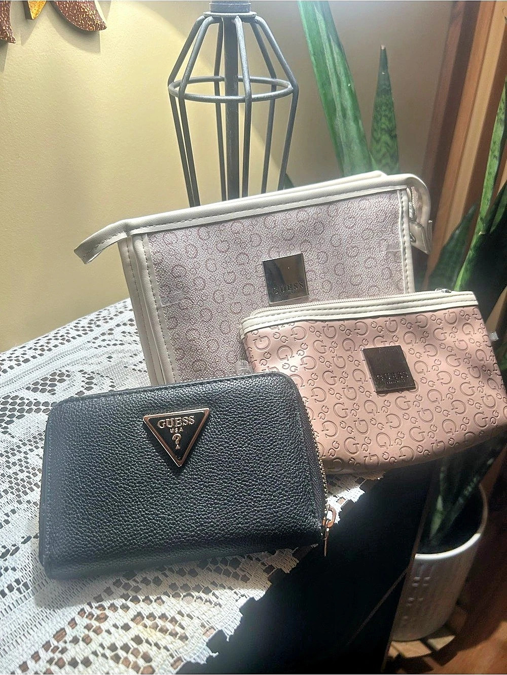 GUESS Cosmetic Bag Set in Black & Pink